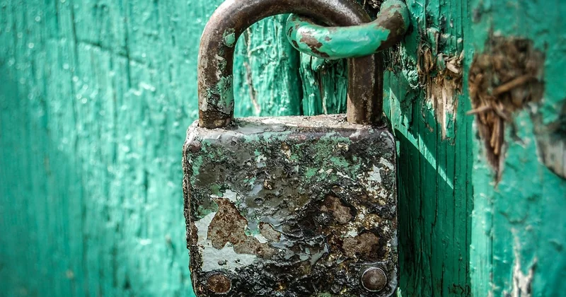 L'idée reçue d'un accès totalement sans intervention